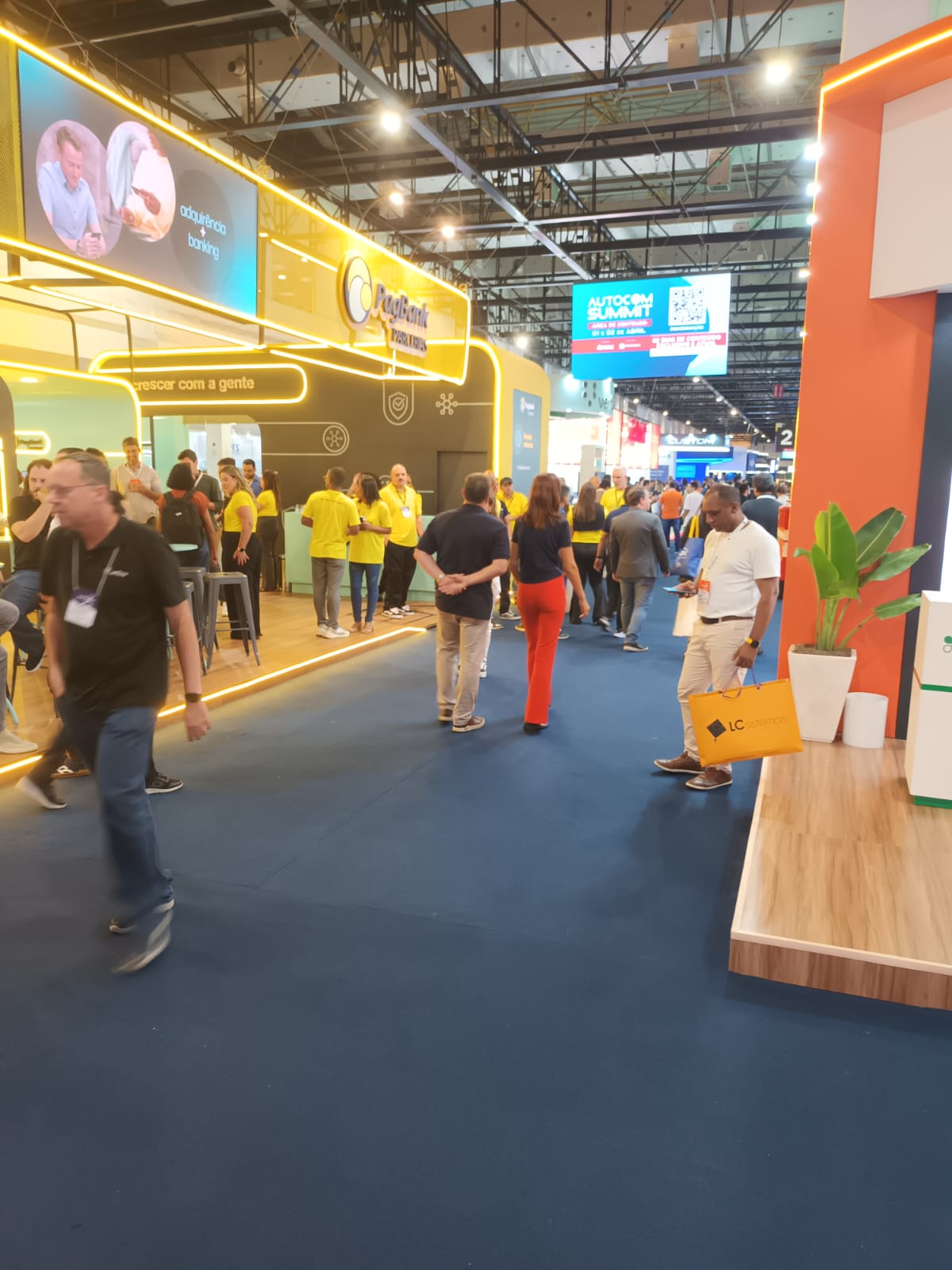 Parlacom marca presença na 25ª Feira Autocom 2025!